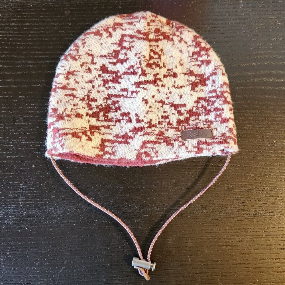 Reddy Dog Cat Adjustable Beanie Hat Gray Maroon Camo Large XL‎ 16-20" Winter Hat